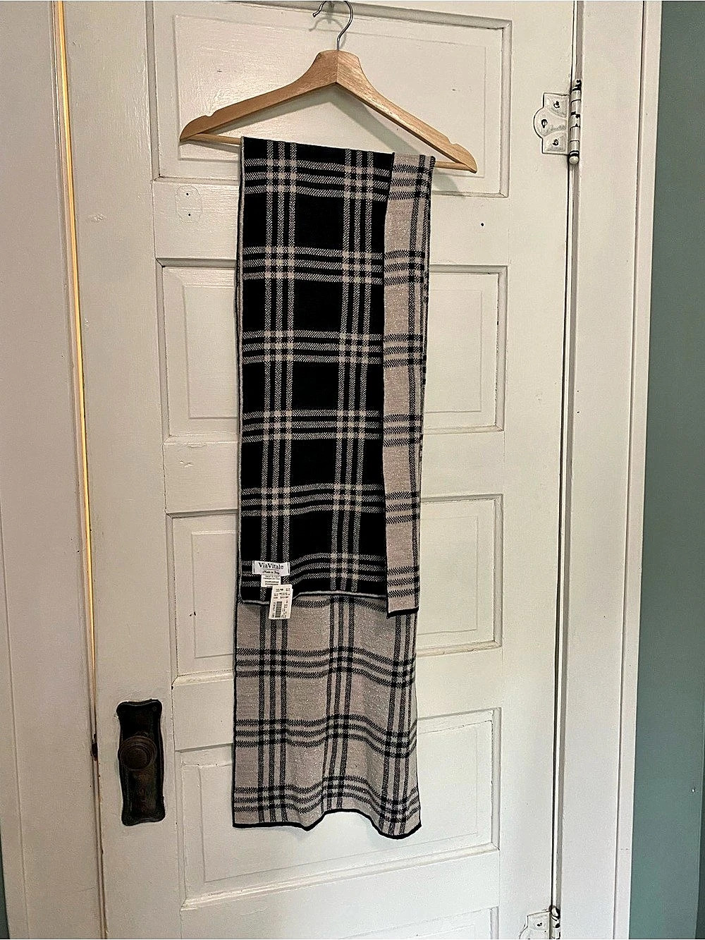 Via Vitale Plaid Wrap Scarf in Black & Gray/ Silver NWT